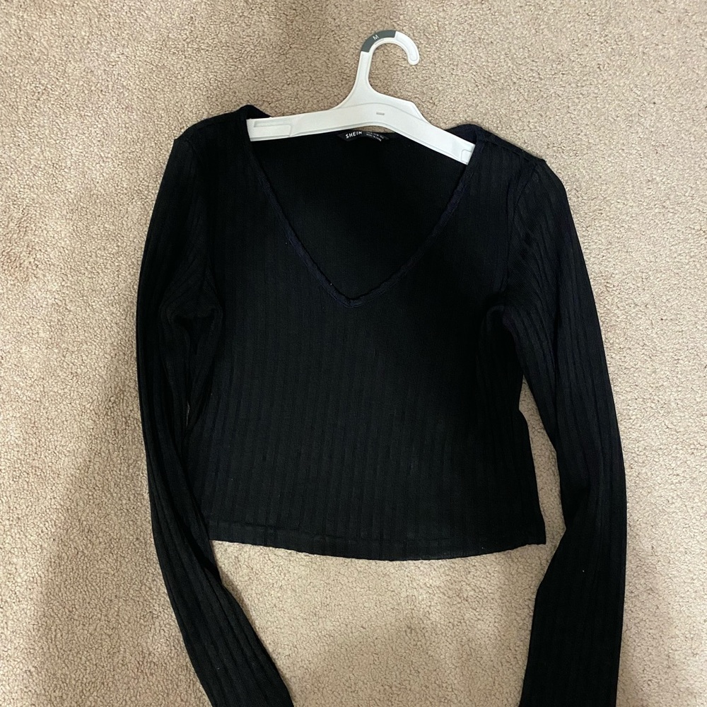 Black Long sleeve V NECK crop top